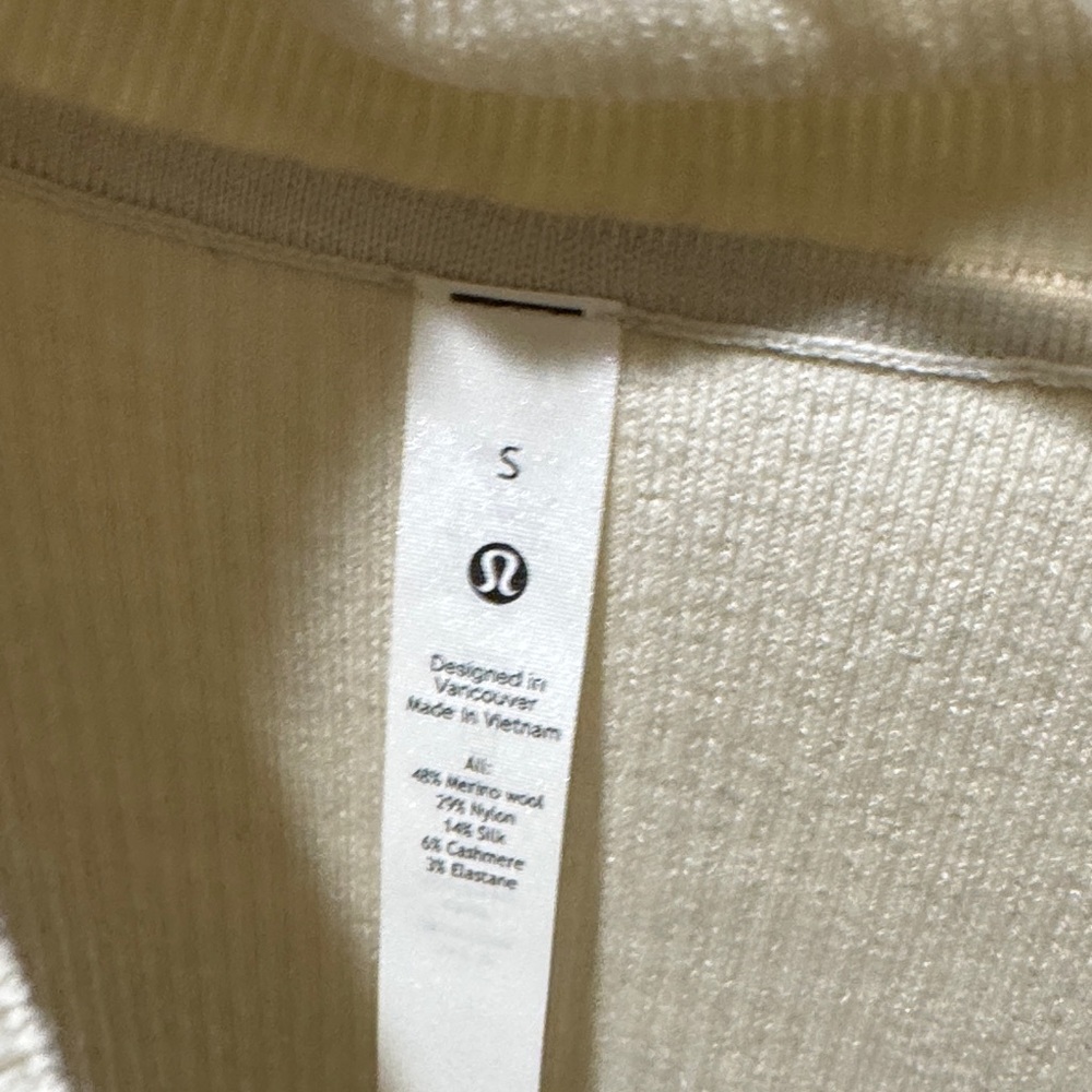 lululemon athletica Cream Ribbed Mock Neck Tank Top NEW WITHOUT TAGS. Reposhing